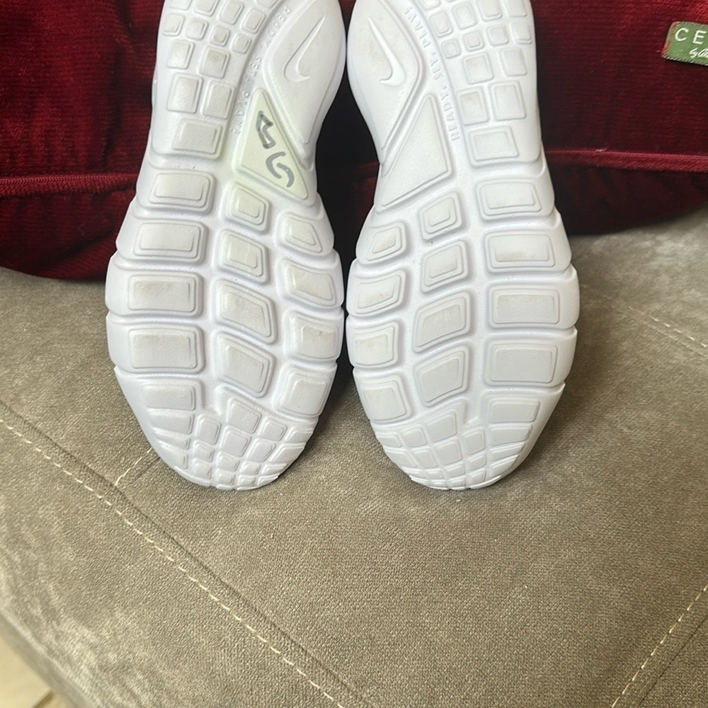 Black and White Nike Sneakers - Picture 3 of 9